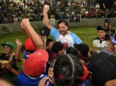 Sáenz inauguró la nueva cancha de Béisbol y Sóftbol en el Parque Bicentenario