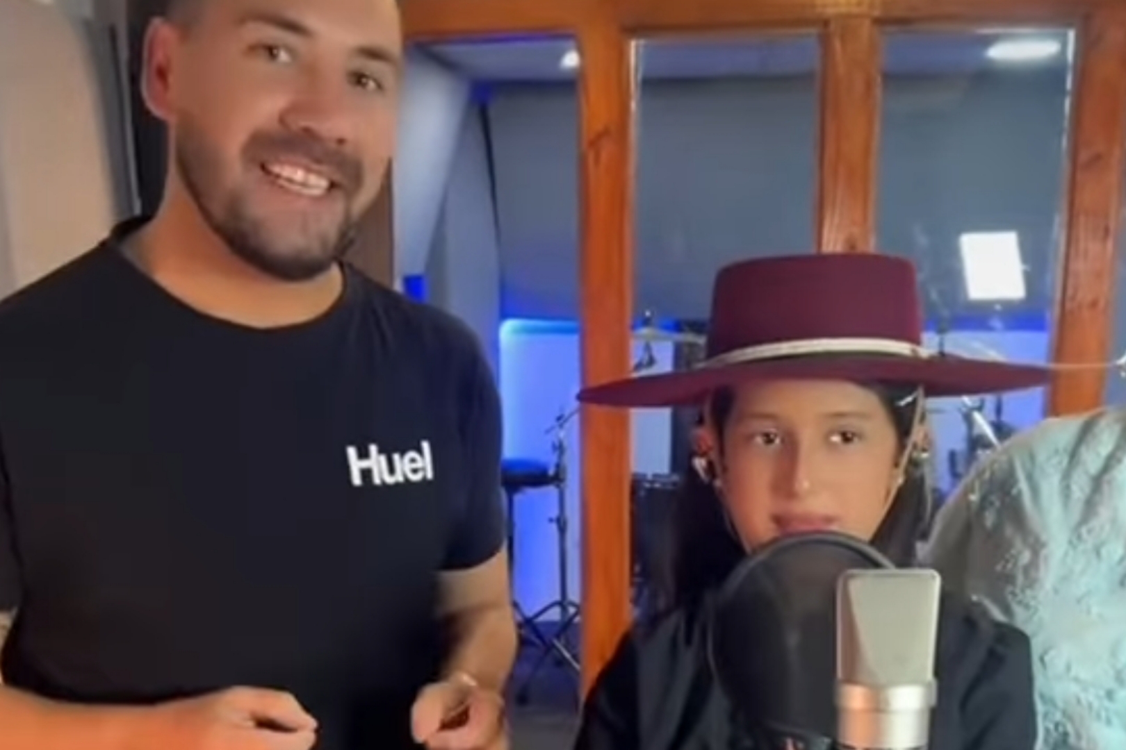 Picsart_25-04-15_08-53-40-206