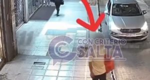 Detienen a un hombre que le robó el celular a una mujer en pleno centro