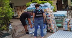 Desarrollo Social asistió a familias de Tartagal afectadas por las intensas lluvias