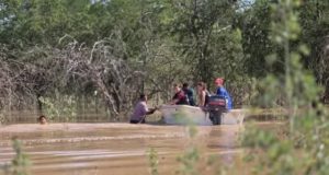 Rivadavia Banda Sur: continúan ayudando a las familias afectadas por la crecida del Río Bermejo