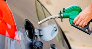 Cargar nafta sin playero y con descuento: el autodespacho ya funciona en Salta