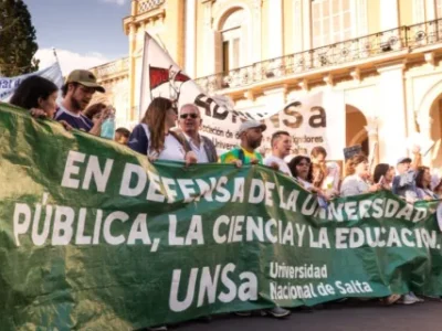 Marcha Federal Universitaria: Salta se moviliza en defensa de la educación pública y la ciencia