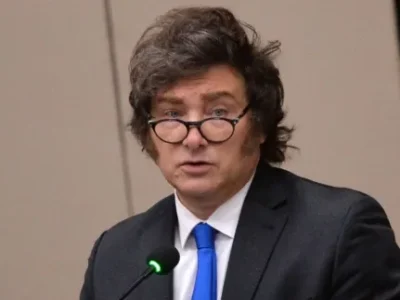 Milei cae en la opinión pública y pierde terreno frente a la oposición