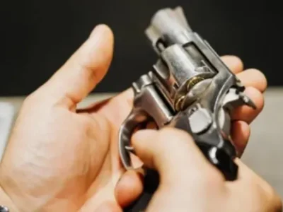 El Senado de Salta aprobó sanciones para padres cuyos hijos lleven armas a las escuelas