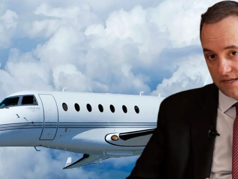 El juez Daniel Rafecas archivó una denuncia contra Manuel Adorni por el uso del avión presidencial