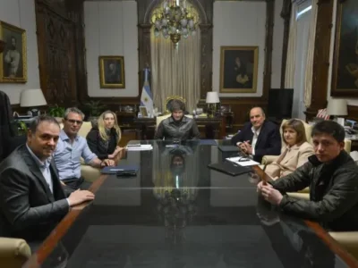 Blindaje a Adorni y motosierra 2026: Milei reunió al Gabinete para ordenar la interna y acelerar el ajuste
