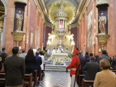 Arrancaron los actos patrios con escasa presencia de funcionarios