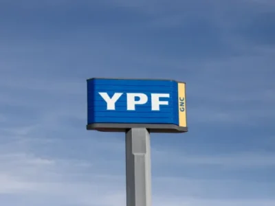 YPF estiró el congelamiento parcial de combustibles por otros 30 días