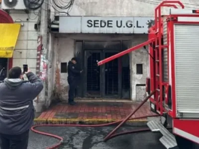 Principio de incendio en la ex sede del PAMI generó alarma en pleno centro salteño