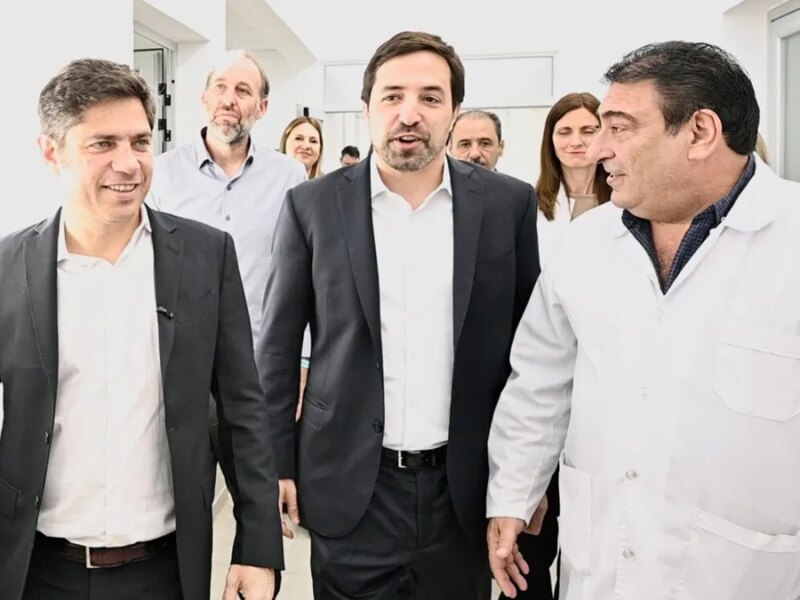 Axel Kicillof entrega más medicamentos a vecinos de los 135 municipios bonaerenses
