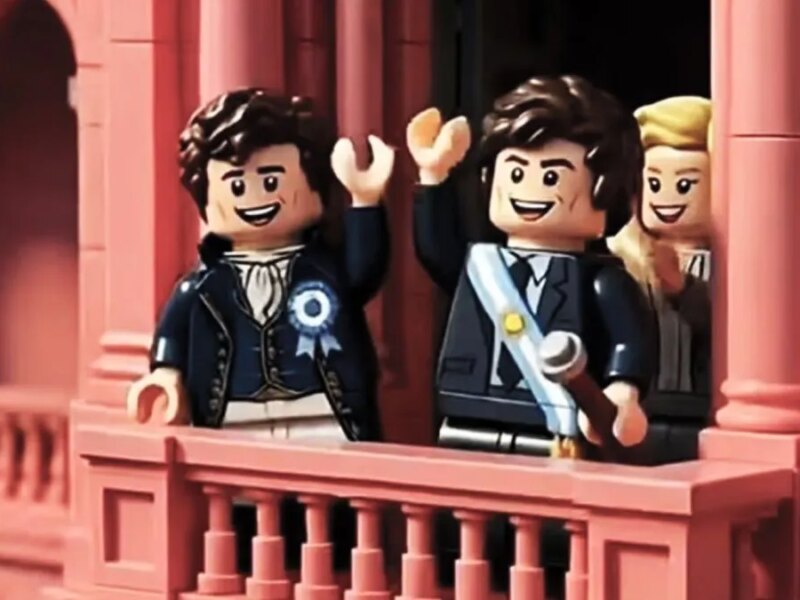 Javier Milei compartió un video con Manuel Belgrano en versión Lego por el 25 de Mayo