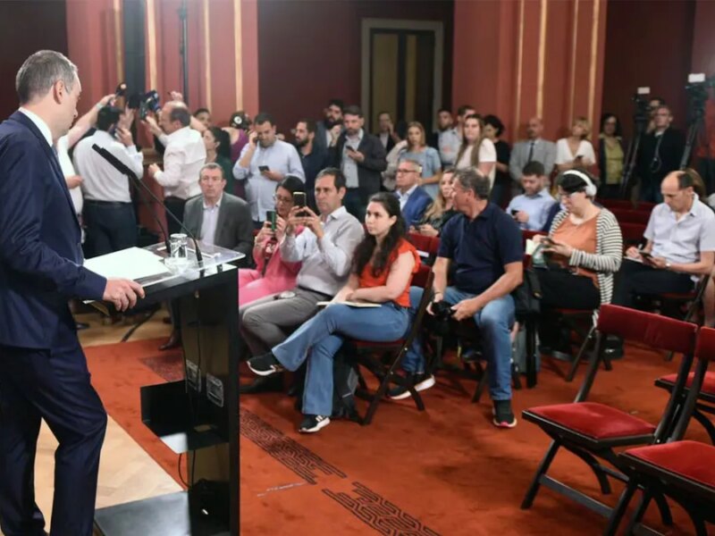 Javier Milei reculó y reabre la sala de prensa de Casa Rosada