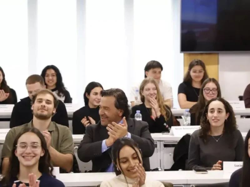 Gustavo Sáenz apuesta por el talento salteño con un acuerdo que abre puertas a una universidad de élite