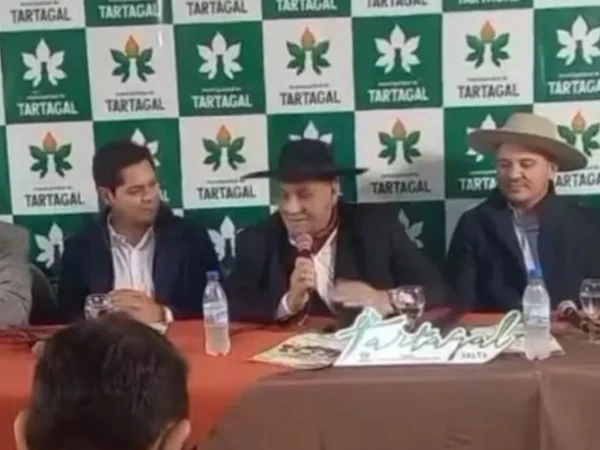 |ANÁLISIS| Más solo que un hongo: Franco Hernández Berni presentó la Serenata sin nadie del Gobierno provincial