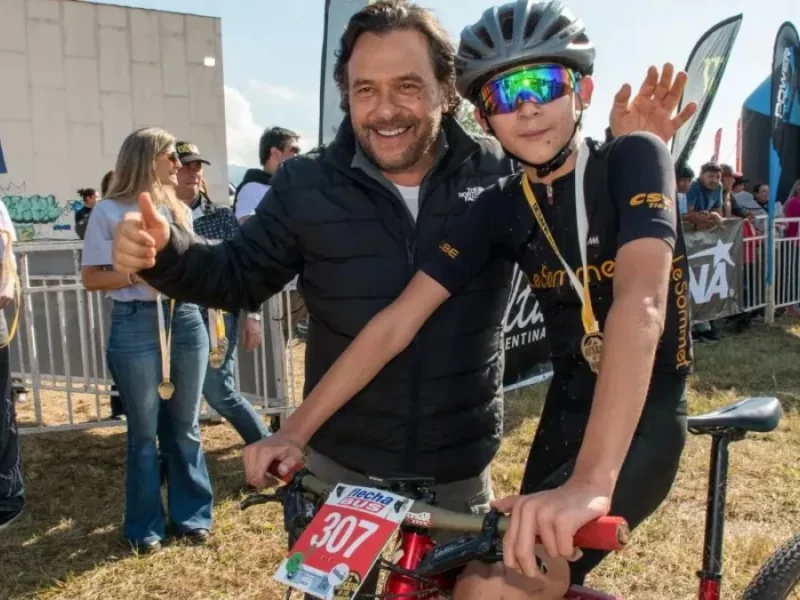 Gustavo Sáenz participó del Desafío de las Nubes, que reunió a 1.250 ciclistas en Salta
