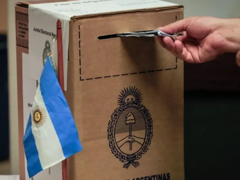 Sin los votos necesarios, Javier Milei busca un nuevo camino para avanzar contra las PASO