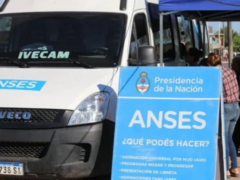 Atención gratuita de ANSES, jubilaciones y subsidios en barrio San Francisco Solano