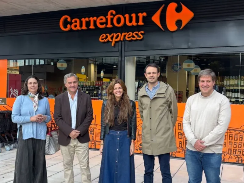 Manuel Saravia celebró la llegada de Carrefour Express a San Lorenzo Chico