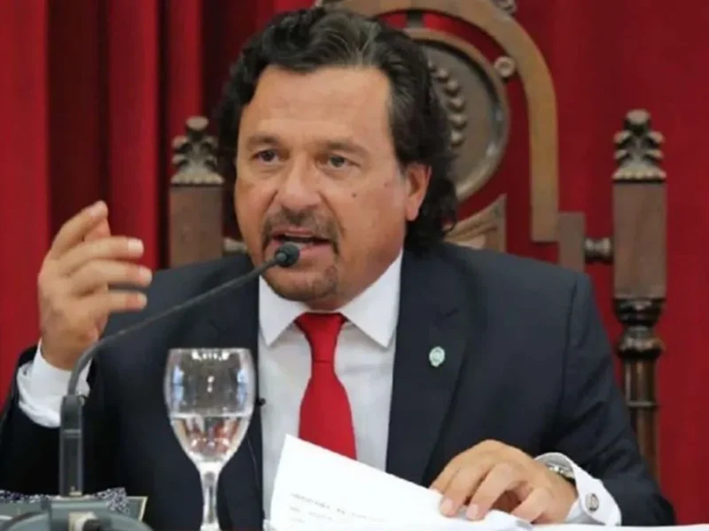 Gustavo Sáenz abrió una polémica discusión y lanzó una advertencia: “Me estarían proscribiendo”