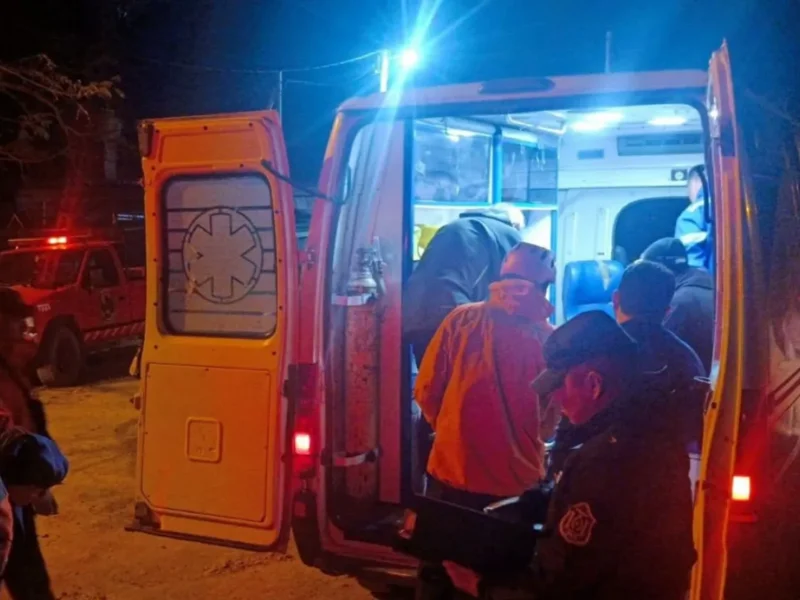 Dramático operativo en el cerro Elefante: rescataron a un joven que no podía bajar