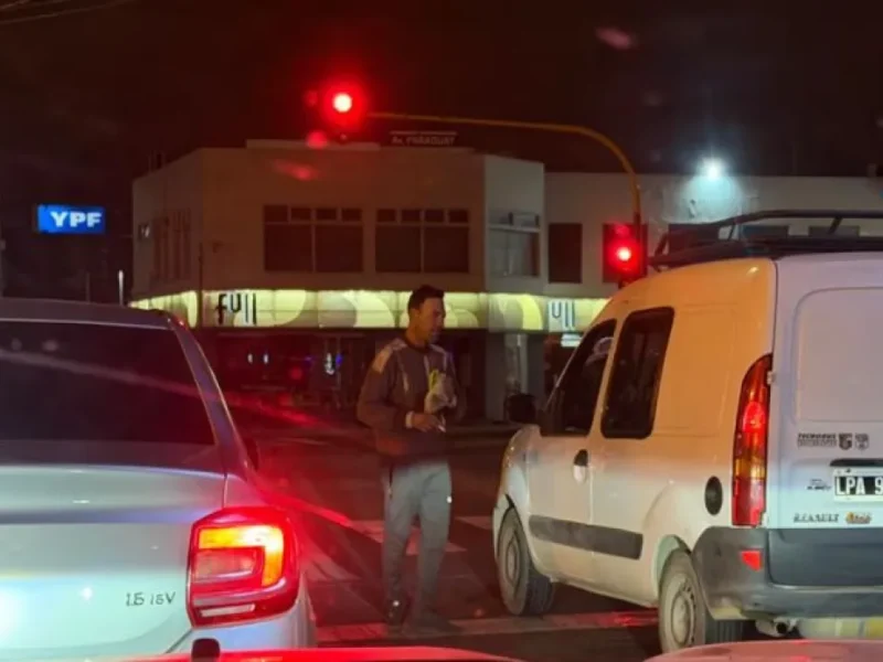 Inseguridad en Avenida Paraguay: regresaron los limpiavidrios y trapitos a una esquina clave tras un violento robo