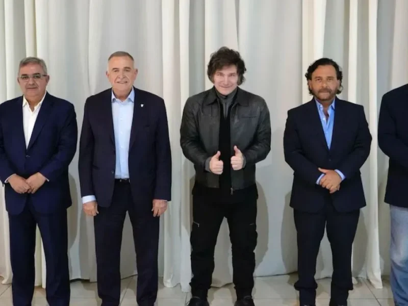 Gobernadores aliados evitan respaldar a Manuel Adorni y esperan que Javier Milei resuelva la crisis