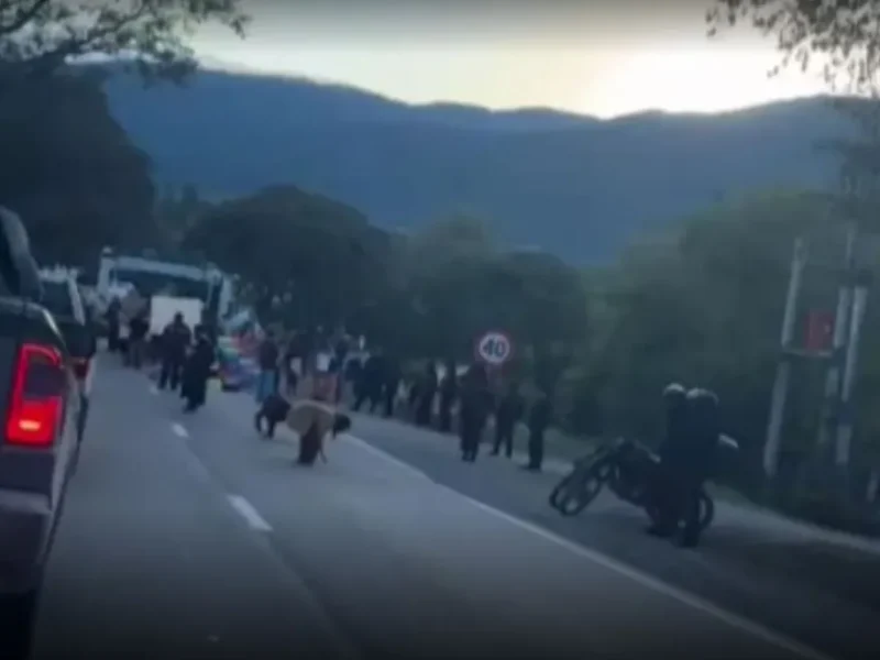 Conflicto por tierras en San Lorenzo: manifestantes realizan un corte tras la sanción de la ley a favor de Tigres Rugby Club
