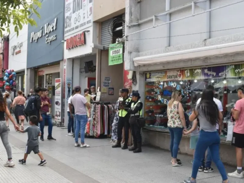 Horarios comerciales en Salta: cómo atenderán los negocios el viernes por el partido de la Selección Argentina