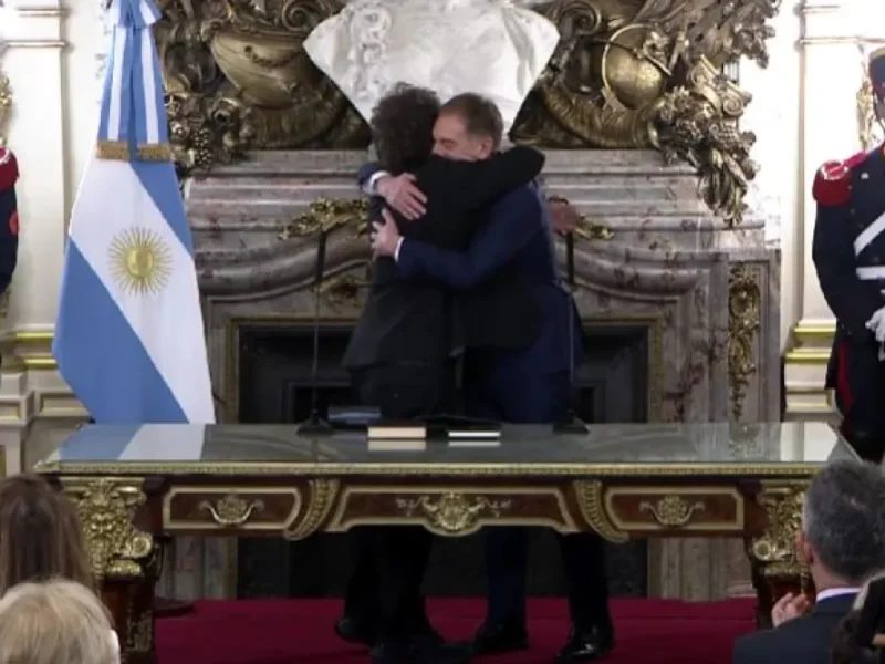 Renovación en Casa Rosada: Diego Santilli juró como nuevo jefe de Gabinete de Javier Milei