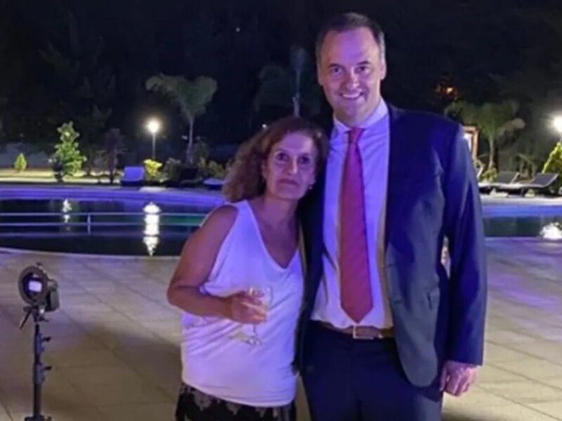 Manuel Adorni pagó US$12 mil, y por adelantado, el alquiler de una casa en un country por un año para su madre