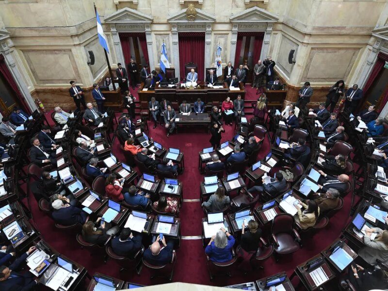 El Senado suspendió la sesión y postergó la interpelación a Manuel Adorni
