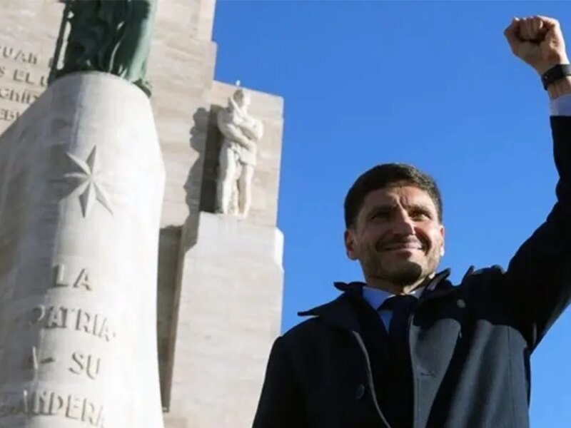 Horror entre mileístas: Maximiliano Pullaro reivindicó al Belgrano que fundó escuelas y pregonaba la igualdad