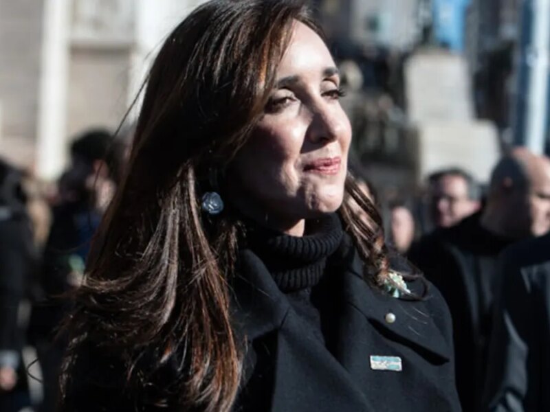 Victoria Villarruel disparó contra Javier Milei y Adorni: «Nadie más peleado con los valores de Belgrano»