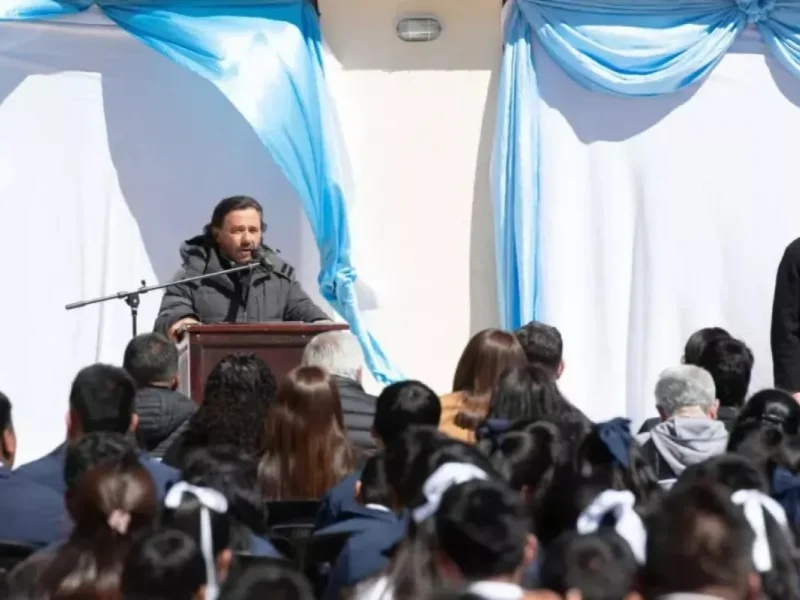Gustavo Sáenz anunció un refuerzo para escuelas técnicas en medio de los recortes nacionales