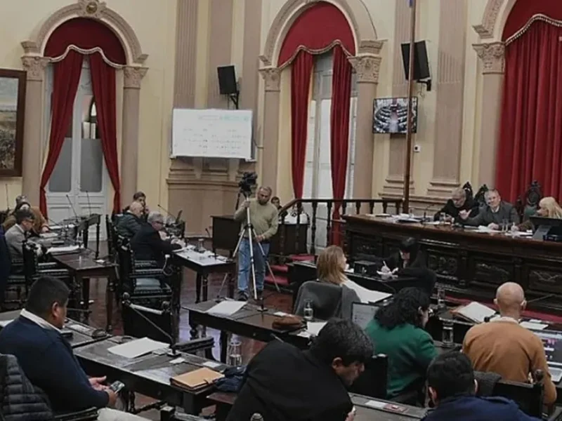 Cornejo y Astigueta rechazaron el proyecto sobre la difusión de videos en procedimientos