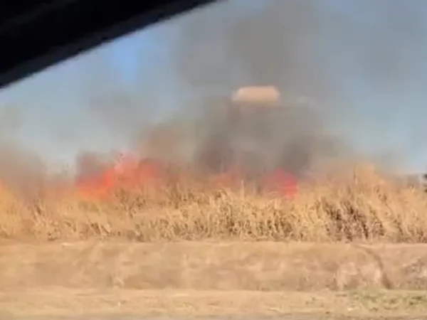 |VIDEO| Voraz incendio en la zona sudeste de Salta: las llamas avanzan cerca de viviendas en barrio Solidaridad