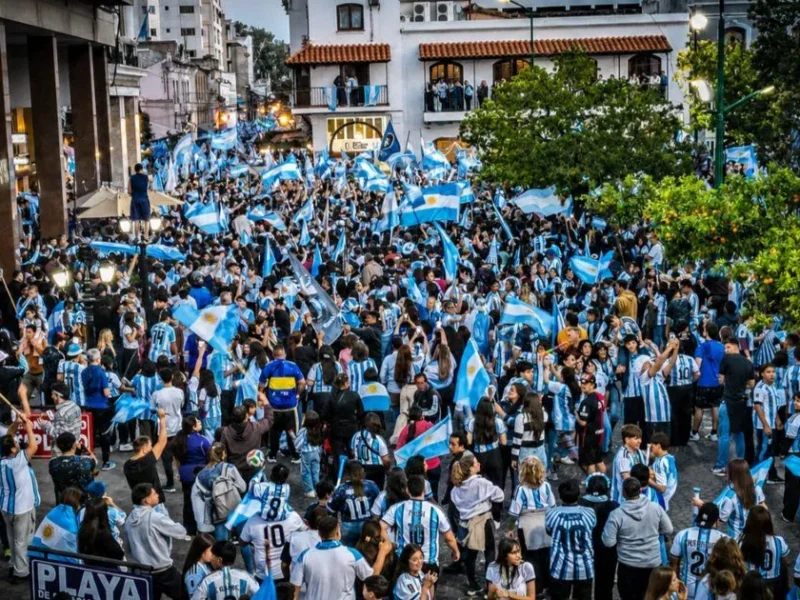 El Gobierno nacional analiza una medida que podría cambiar la actividad del lunes
