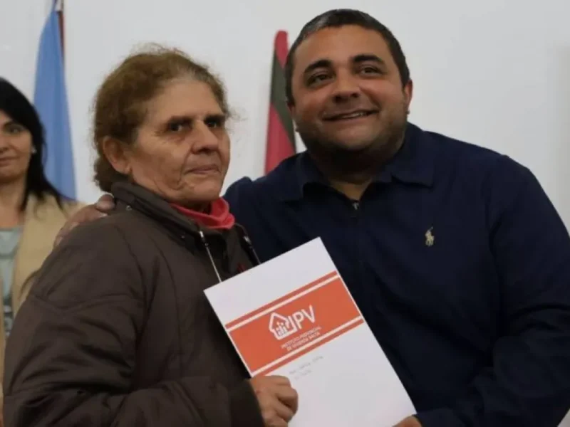 Un paso histórico para 56 familias de Metán: ya cuentan con las escrituras de sus casas