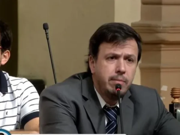Un cuento libertario: “Coquito, el valijero y los 15 mil dólares”