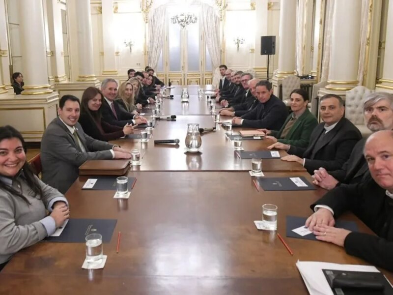 El Gobierno y la Iglesia estrecharon lazos para organizar la llegada del papa León XIV: «En equipo»