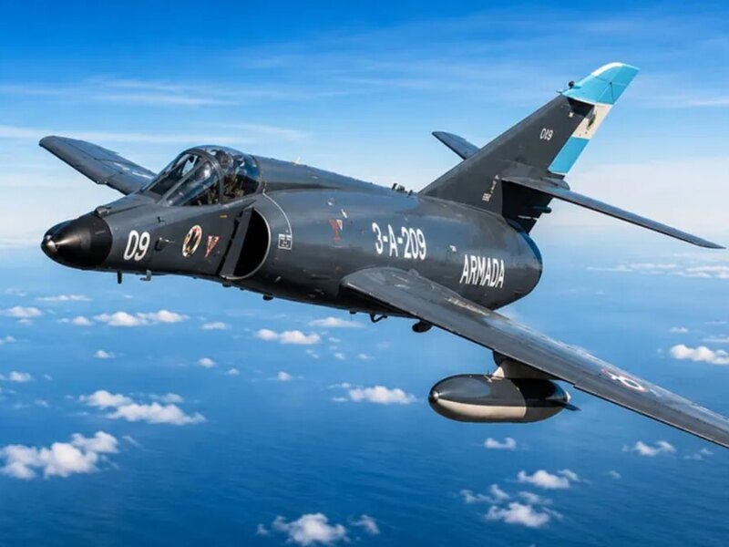 Fin de una era: dejan de volar los Súper Étendard, los aviones argentinos héroes de la Guerra de las Malvinas