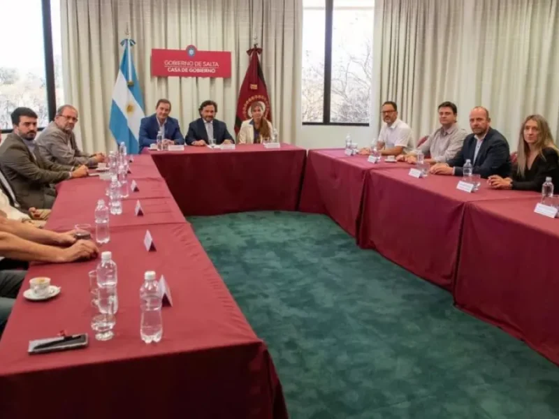 Gustavo Sáenz recibió a desarrolladores y acordó una agenda para impulsar nuevas inversiones
