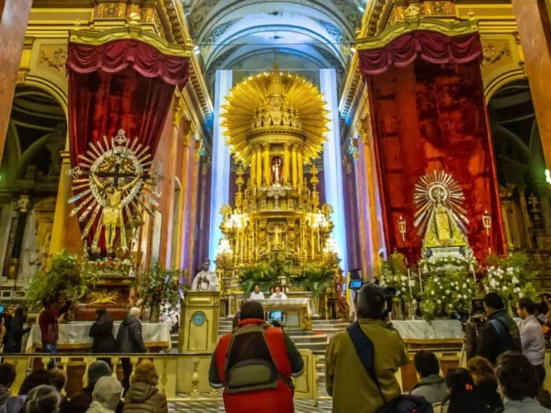 El Señor y la Virgen del Milagro regresaron a la Catedral tras una jornada multitudinaria