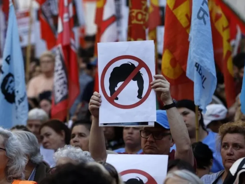 Convocan a una “Marcha de la Bronca” en Salta: será este sábado en la Plaza 9 de Julio