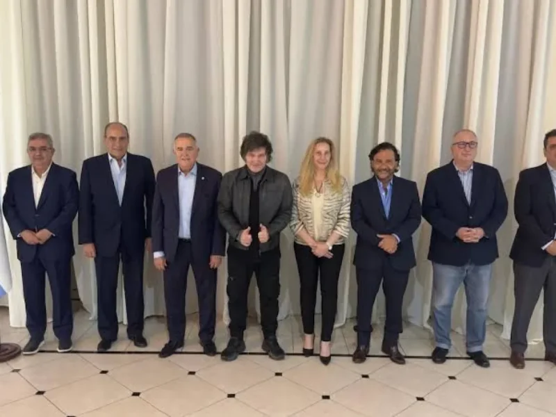 Gustavo Sáenz viajará con Milei a París: cuál será el objetivo de la gira con 12 gobernadores