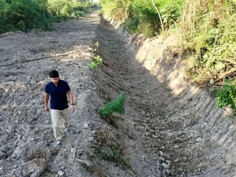La Municipalidad de Orán avanza con la limpieza de los canales pluviales