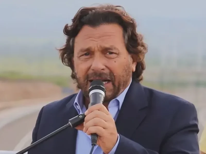 Gustavo Sáenz marcó distancia del kirchnerismo y volvió a cuestionar el “látigo y billetera” de Nación