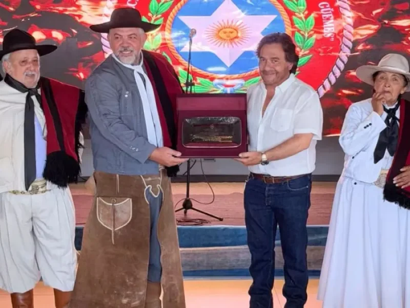 Gustavo Sáenz acompañó los 80 años de los Gauchos de Güemes: “El legado del General se mantiene vivo en cada fortín”
