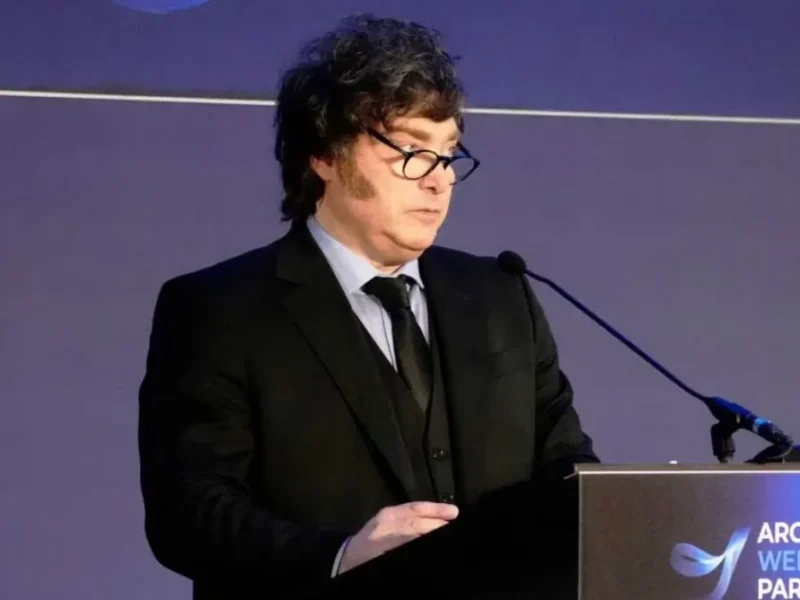 Javier Milei prometió desde París que “2028 será el mejor año económico de la historia”